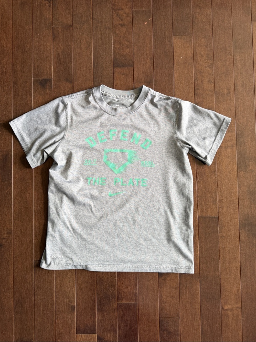 Boy’s lightweight Nike Dri fit Tee. Size small